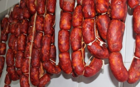 Chorizos picantes y criollos